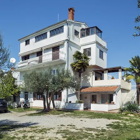 Dorjan Karmelo Apartman *